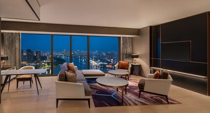 Hilton Saigon Room Type - KING PREMIUM SUITE RIVERVW