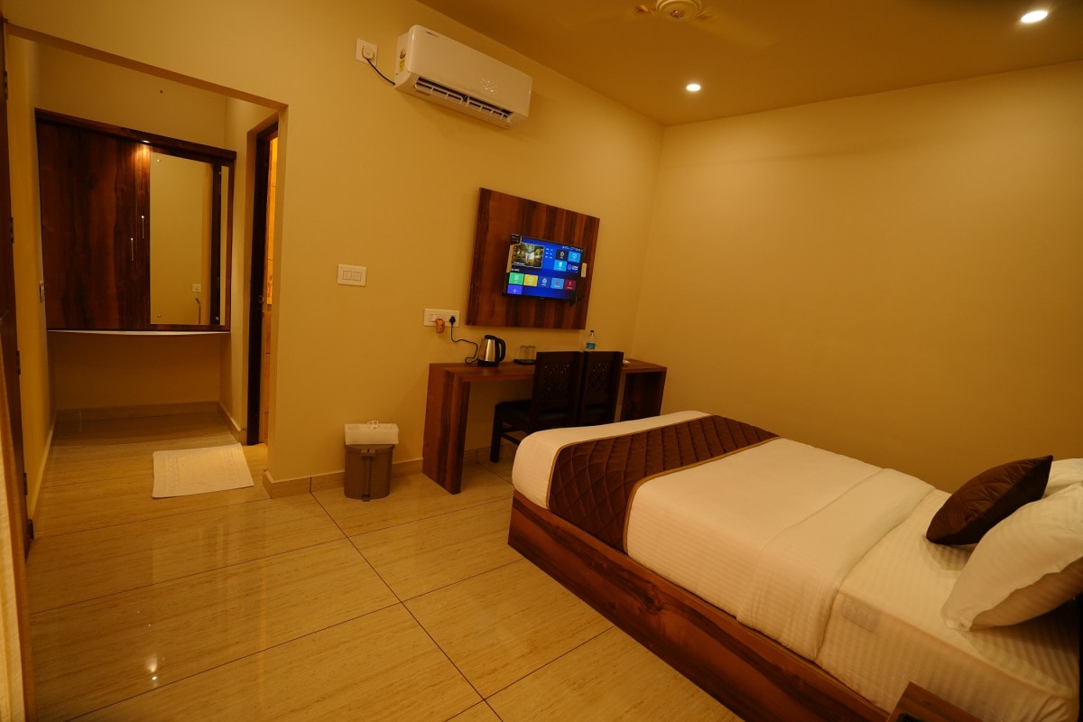 KOTTACKAL NATURE INN - Tap to explore photos