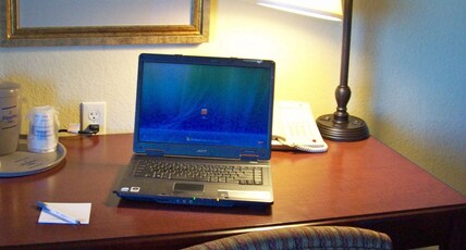 Hampton Inn by Hilton Gallipolis Room Type - 1 QUEEN BED NONSMOKING