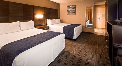 Best Western Andersen's Inn Room Type - Accessible - 2 Queen, Mobility Accessible, Bathtub, Pet Friendly Room, Microwave And Refrigerator, N Best Western Andersen's Inn Room Type - Accessible - 2 Queen, Mobility Accessible, Bathtub, Pet Friendly Room, Microwave And Refrigerator, N