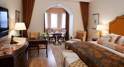 The Taj Mahal Palace, Mumbai Room Type - Luxury Grande Sea View Room