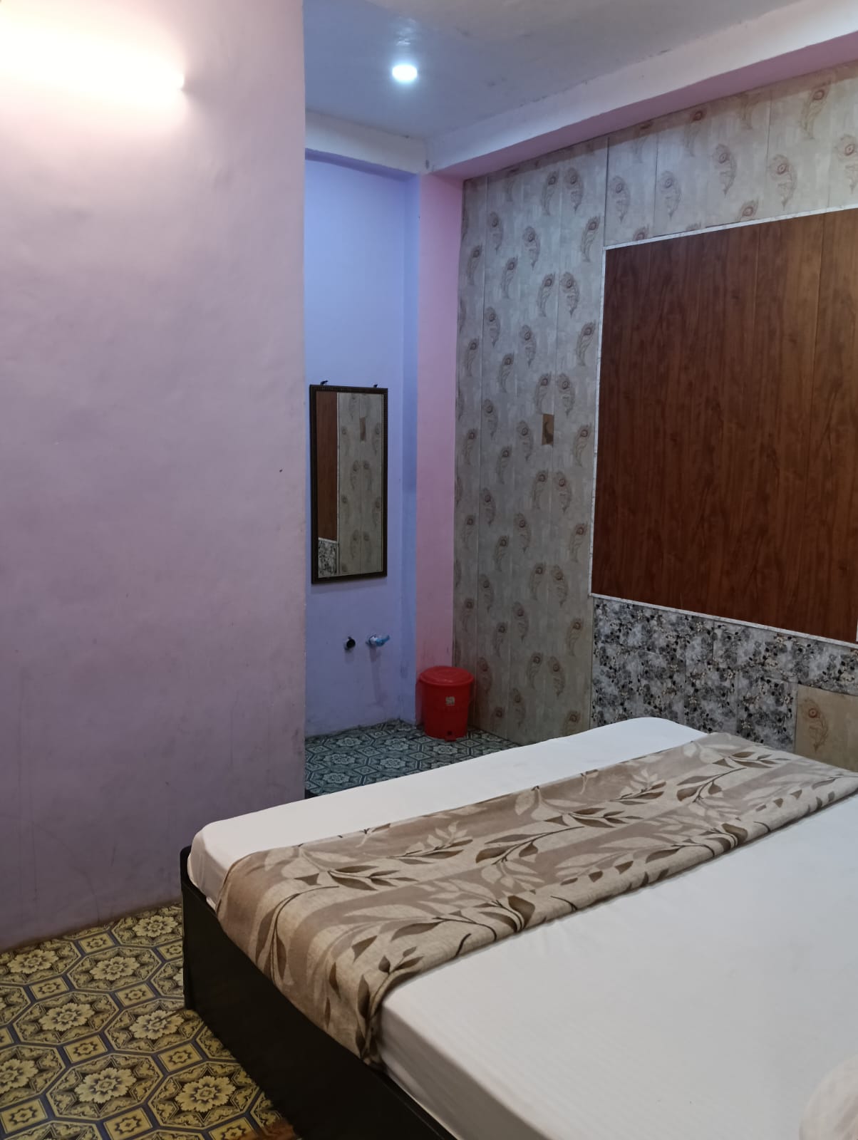 Maheswar Travels and Lodge - Tap to explore photos