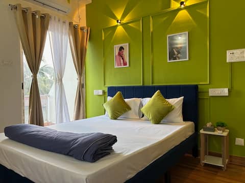 BeauMonde Boutique Suites - Harmony - Tap to explore photos