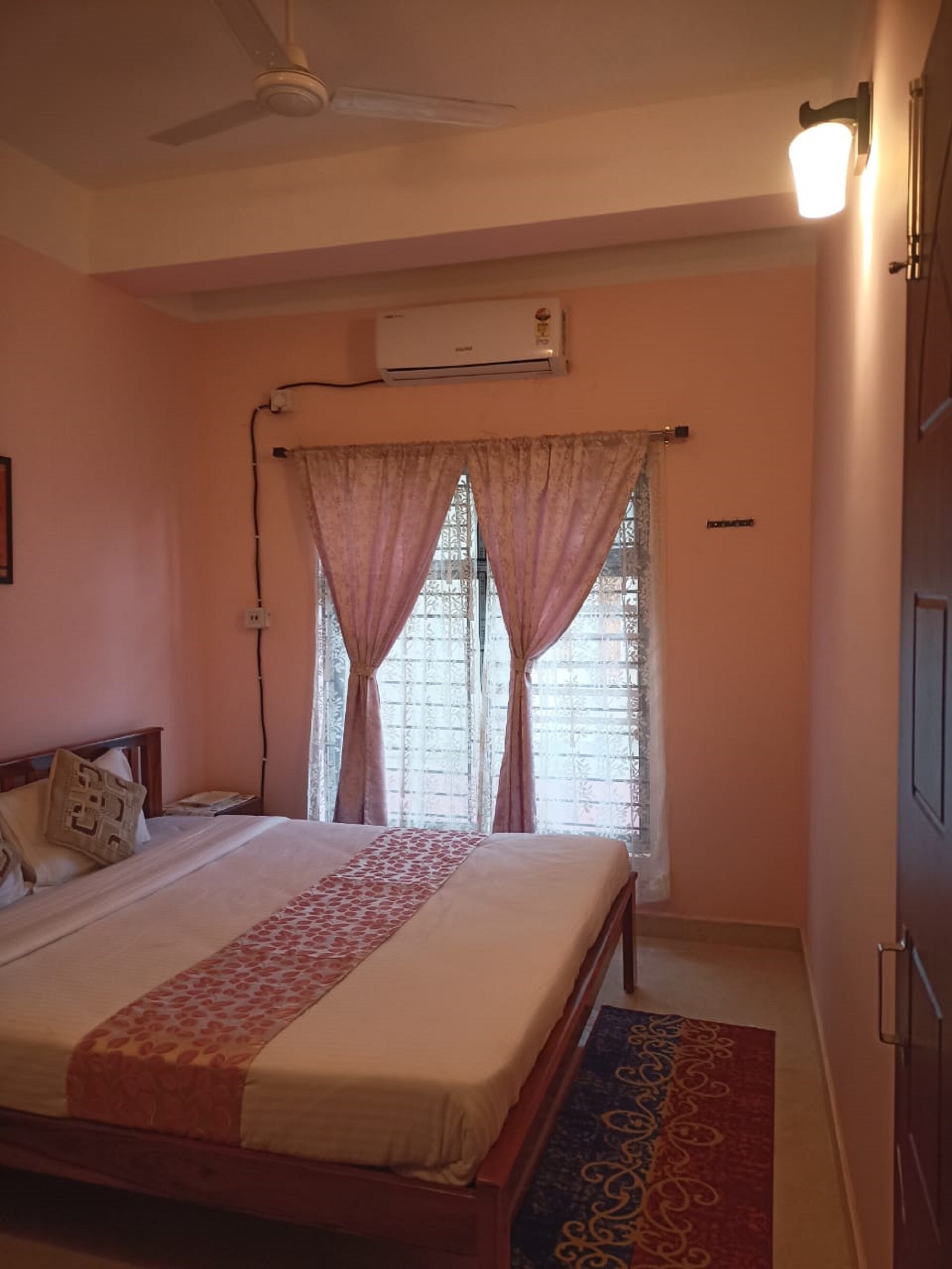 Umang Guest House - Tap to explore photos
