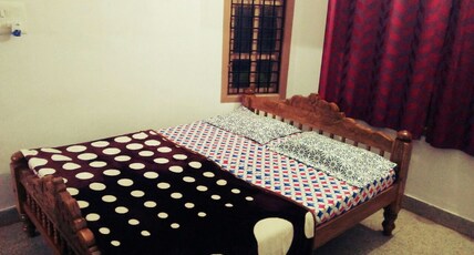 Blue Bell Homestay | Rooms & Caretaker Room Type - Gold Room