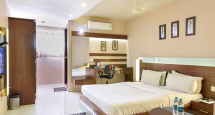 Elite Park Room Type - Deluxe AC Room