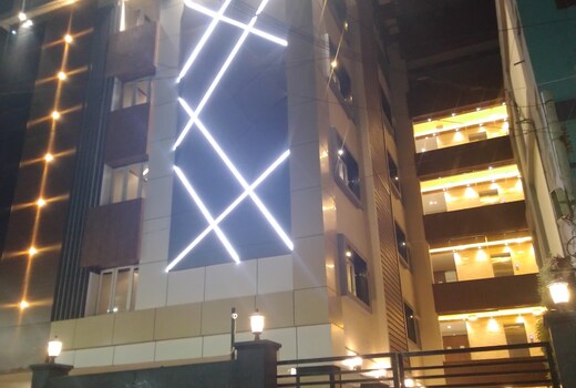 Hotel Centre Side