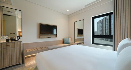 Arabian Park Hotel Room Type - Pool View Room - King Bed