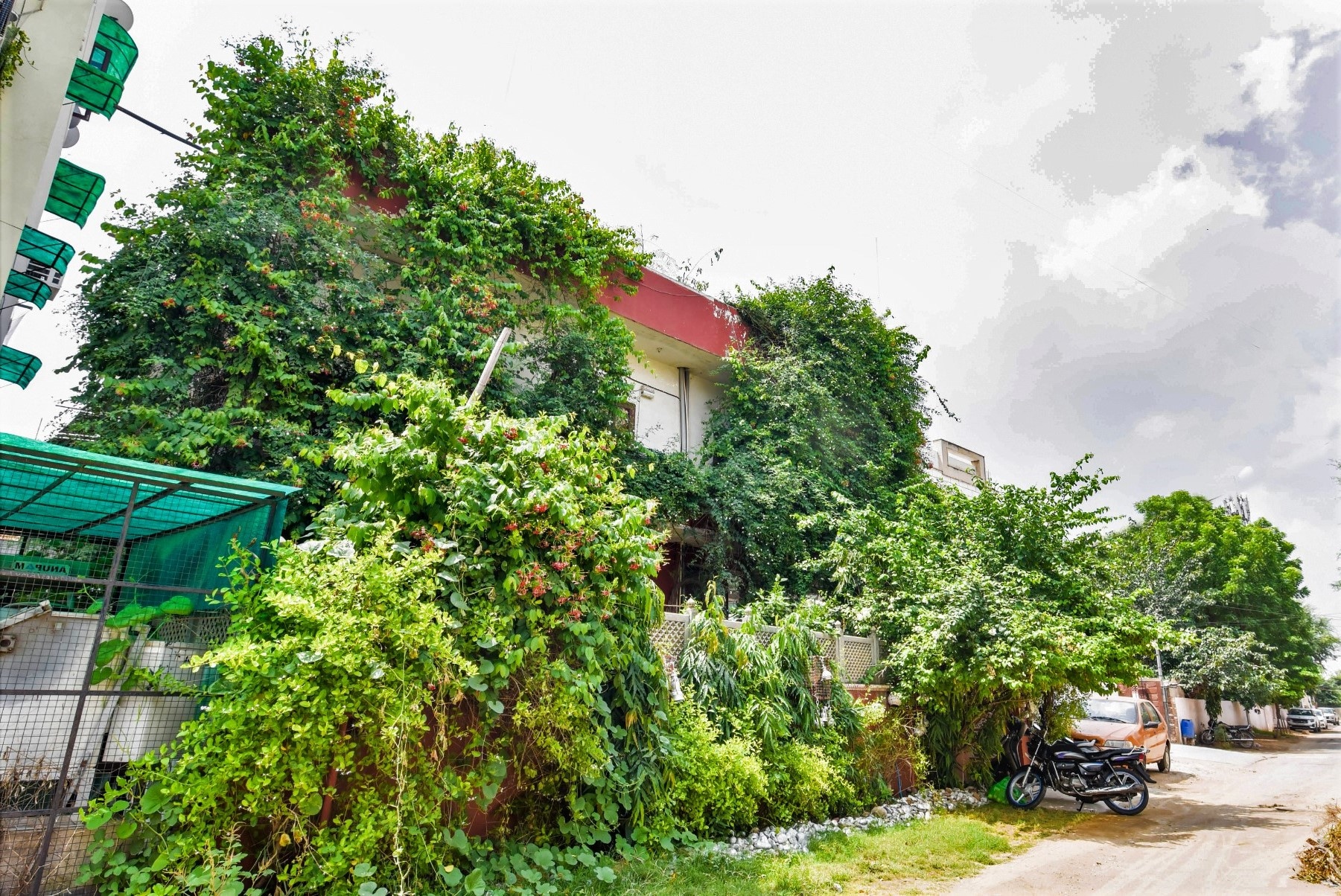 FabHotel Prime Harpalsar Heritage Haveli - Near Hawa Mahal - Tap to explore photos