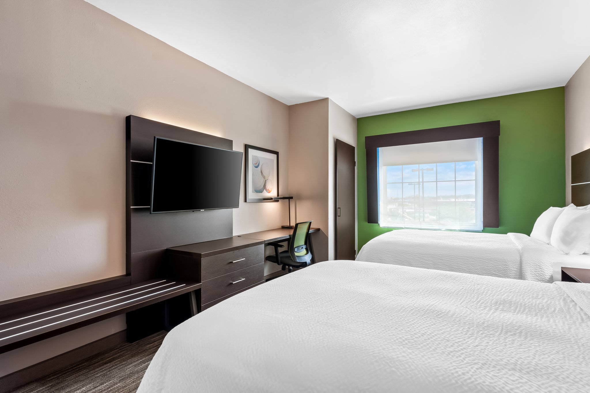 Holiday Inn Express & Suites Ada - Tap to explore photos
