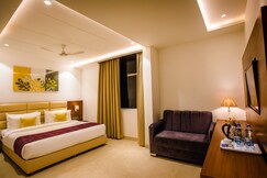 HOTEL TEN SQUARE (5 Minutes from The Taj Mahal)