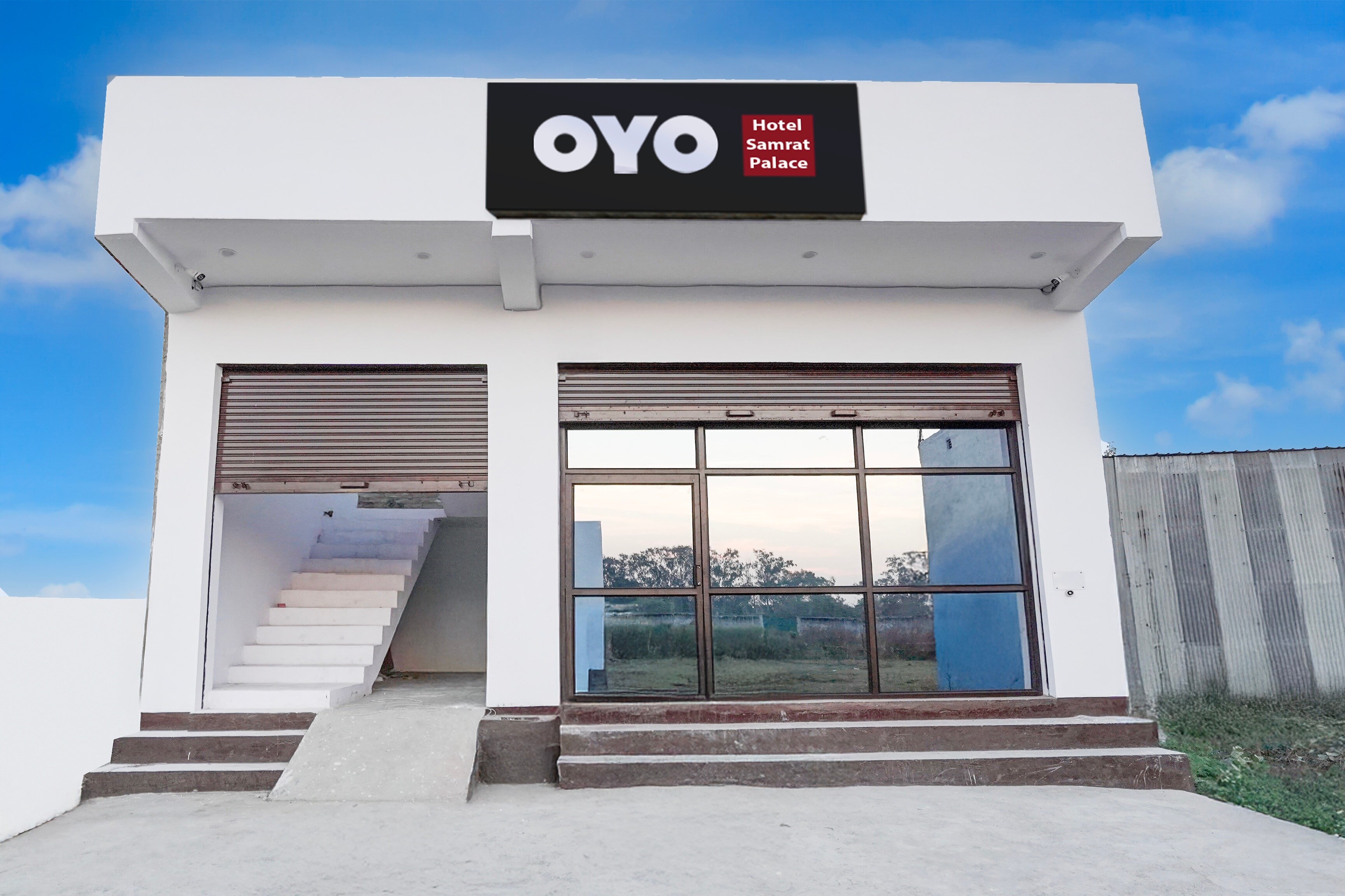 Hotel O Samrat palace - Tap to explore photos