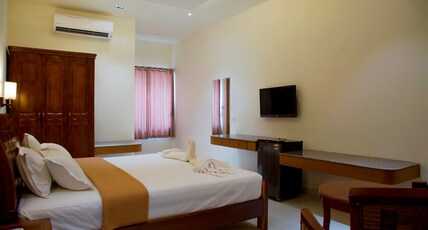 The Grand White Palace Room Type - Suite Room