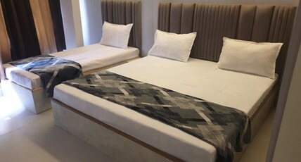 Bhalla Residence Room Type - Triple Occupancy Room with City View