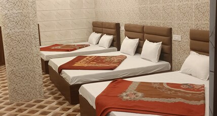 Asha Guest House Room Type - 6 BED FAMILY ROOM