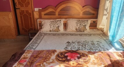 Majestic Mountain Bhai ji Guest house Room Type - Deluxe Double Room