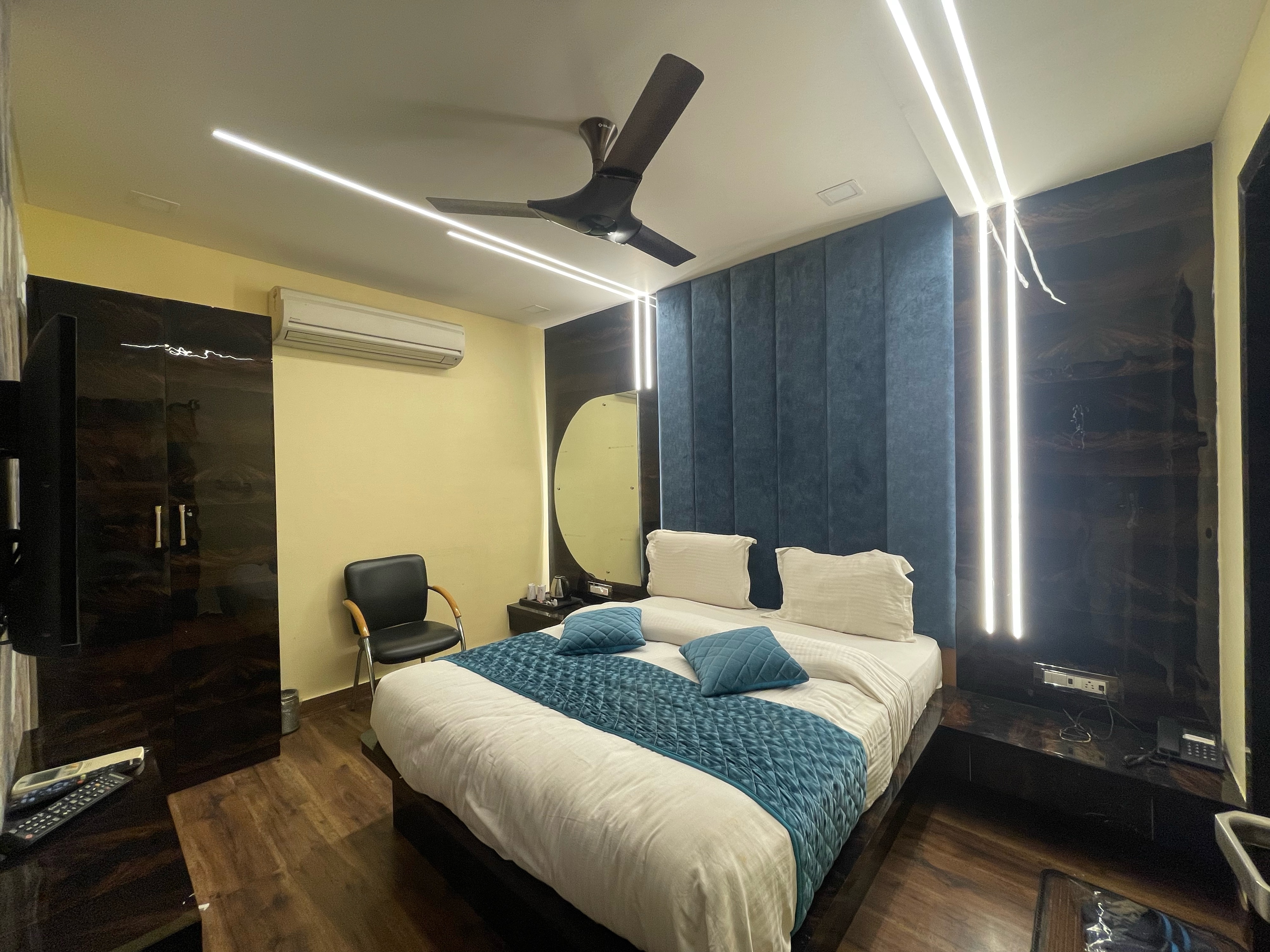 Hotel Shyam Excellency - Tap to explore photos