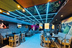 Arya Sheraton
