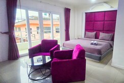 TITANIC RESIDENCE - 7 Minutes walk from Beach