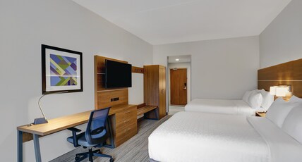 Holiday Inn Express & Suites COLLINGWOOD Room Type - 2 Queen Beds Suite Comm Access Tub Holiday Inn Express & Suites COLLINGWOOD Room Type - 2 Queen Beds Suite Comm Access Tub