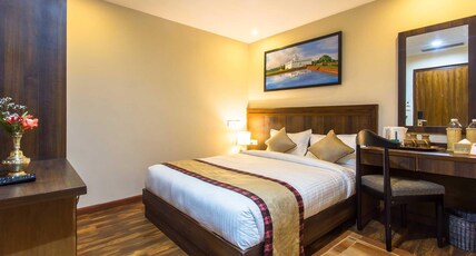 Hotel Shri jJi Som Room Type - Standard King Bed Room