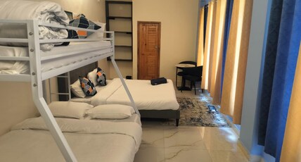 Getaway Stays - Jibhi Room Type - Family suite with Partial Mountain View- No Balcony