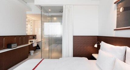 Ruby Luna Hotel Dusseldorf Room Type - Wow Room