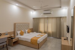 Hotel Rangoli - 10 min from Palsana chowk