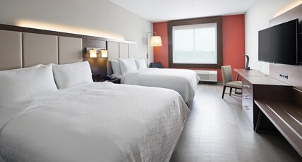Holiday Inn Express & Suites Lubbock Central - Univ Area Room Type - 2 Queen Standard Communications Accessible