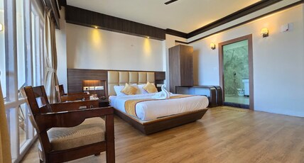 Golden Peaks Hotel & Restaurant Room Type - PREMIUM ROOM WITH BALCONY AND Mt. KANCHENJUNGA VIEW