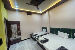 Jain Yatri Grah And Restaurant