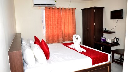 COSMOPOLITAN CULTURAL CENTRE Room Type - Deluxe Room