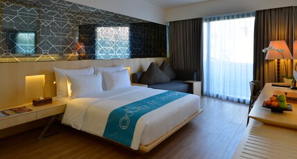 IZE Seminyak Room Type - Deluxe Double Room with Jacuzzi