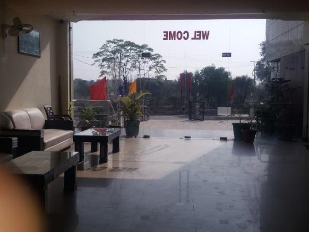 Sheesh Mahal Hotel & Restaurant - Tap to explore photos