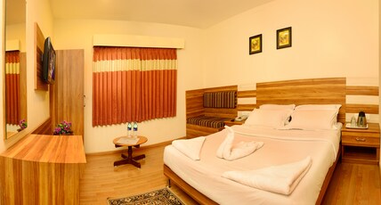 Hotel Grand Palace Room Type - Royal Deluxe