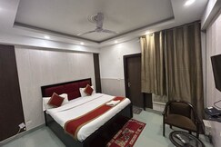 Hotel B K House