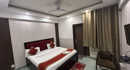 Hotel B K House Room Type - Deluxe Room