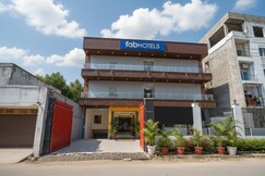 FabHotel The Shashi - Nr. Sarnath Museum