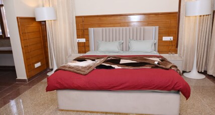 Hotel Som Kunj Circuit House Room Type - Family Room