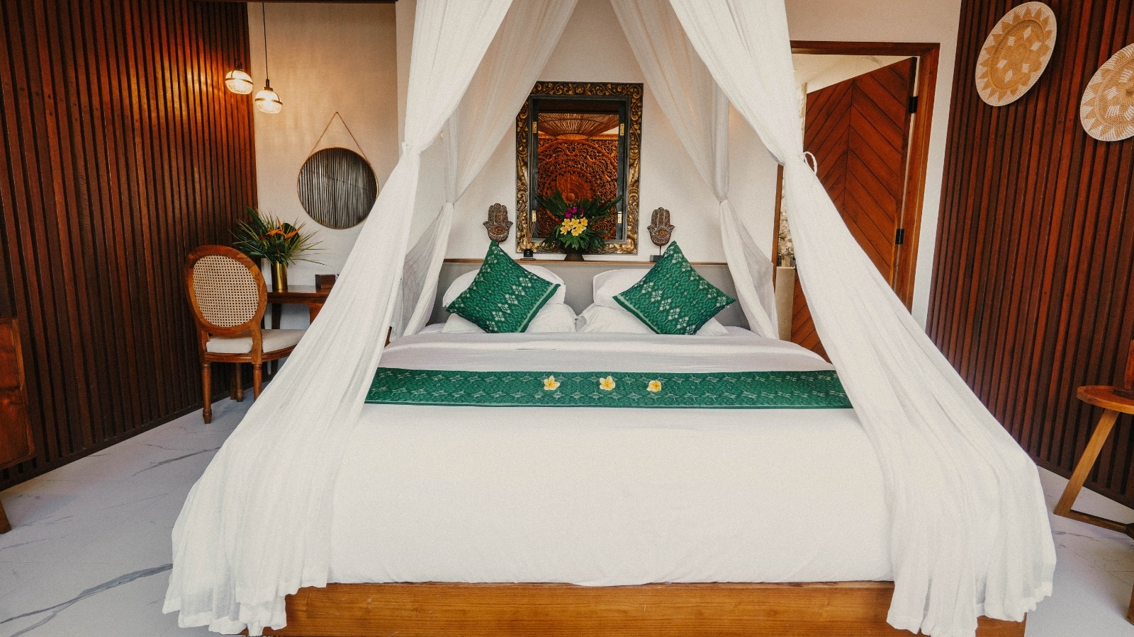 Natya Hotel Tanah Lot - Tap to explore photos