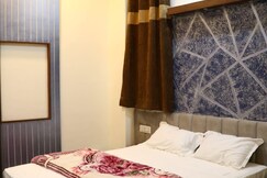 CROWN PALACE HOTEL & RESTAURANT