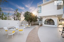 StayVista at Moonstone @ Tirtham Ivory Home w/ Jacuzzi