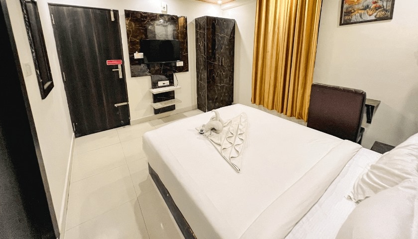 Mount City Park Hotel Madiwala - Tap to explore photos