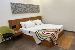 HOTEL KARNAVATI