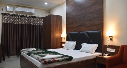 Hotel Geetanjali Room Type - Delux AC Double