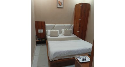 MARK INN HOTEL AND BAR Room Type - Deluxe Room