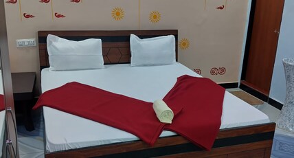 Shree Keshrinanadan homestay & Restaurant Room Type - Deluxe Doublebed Non Ac Room