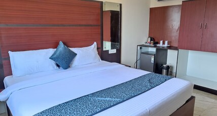 MOM HOTEL,200 meters from Golden Beach Room Type - DELUXE ROOM