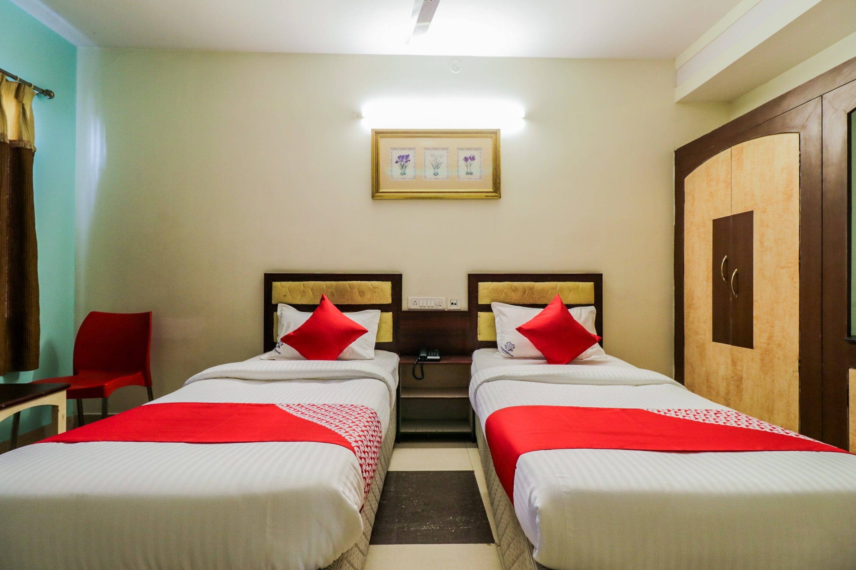 Hotel O Parnasala Princely - Tap to explore photos