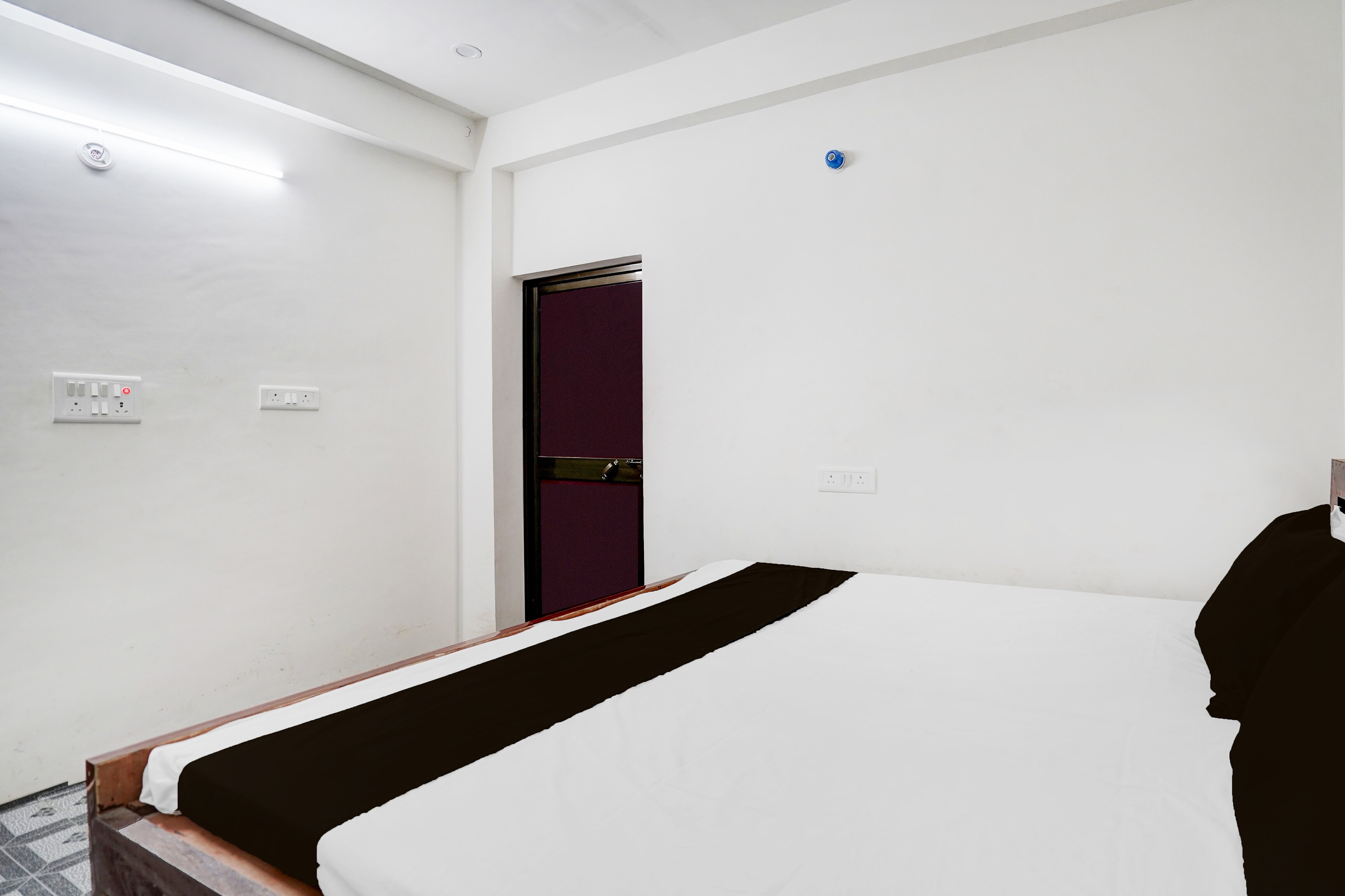 Hotel O Neta Hotel - Tap to explore photos